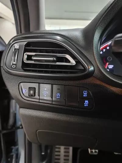 Sell Hyundai i30 2021 - 18250 EUR, 73300 km - AUTO.MOTO.pt