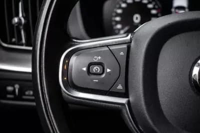 Sell Volvo XC 60 2020 - 36990 EUR, 82194 km - AUTO.MOTO.pt