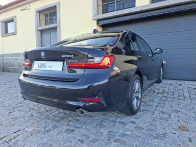 Vendo BMW 318 2019 - 28490 EUR, 74597 km - AUTO.MOTO.pt