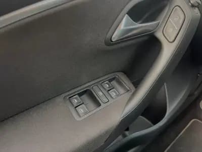 Vendo Volkswagen Polo 2015 - 8750 EUR, 140000 km - AUTO.MOTO.pt