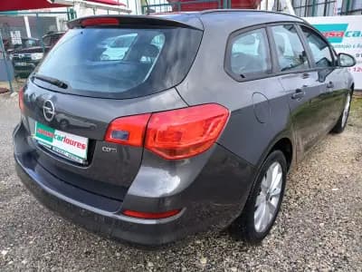 Vendo Opel Astra Sports Tourer 2012 - 6950 EUR, 178110 km - AUTO.MOTO.pt