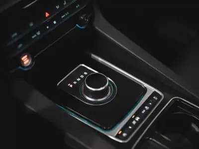 Sell Jaguar F-Pace 2017 - 23990 EUR, 91000 km - AUTO.MOTO.pt