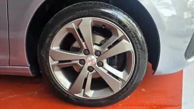 Sell Peugeot 308 SW 2018 - 12650 EUR, 133760 km - AUTO.MOTO.pt