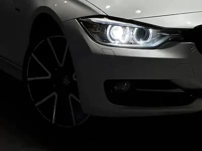 Vendo BMW 318 2012 - 16990 EUR, 173500 km - AUTO.MOTO.pt