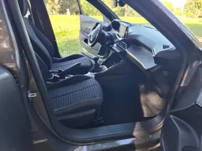 Sell Peugeot 2008 2023 - 19500 EUR, 16000 km - AUTO.MOTO.pt