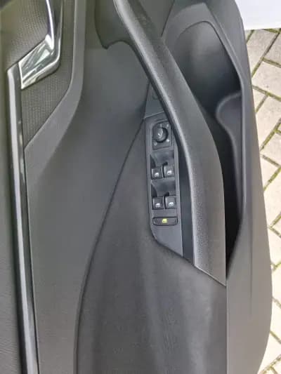 Vendo Skoda Kamiq 2021 - 15750 EUR, 88700 km - AUTO.MOTO.pt