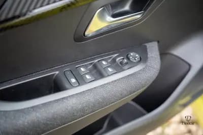 Sell Peugeot 208 2025 - 17900 EUR, 6300 km - AUTO.MOTO.pt