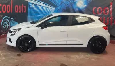 Vendo Renault Clio 2022 - 17899 EUR, 38000 km - AUTO.MOTO.pt