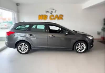 Vendo Ford Focus SW 2015 - 10850 EUR, 153000 km - AUTO.MOTO.pt