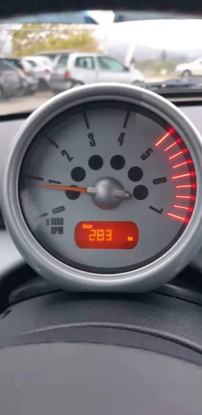 Vendo MINI One 2004 - 7990 EUR, 179700 km - AUTO.MOTO.pt