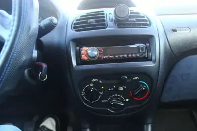 Sell Peugeot 206 2003 - 2750 EUR, 194000 km - AUTO.MOTO.pt