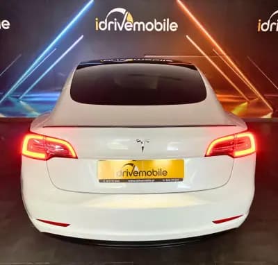 Vendo Tesla Model 3 2020 - 29900 EUR, 108726 km - AUTO.MOTO.pt