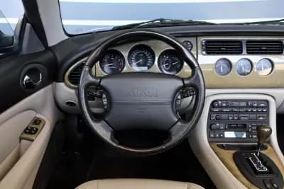 Vendo Jaguar XK 2000 - 40950 EUR, 102845 km - AUTO.MOTO.pt