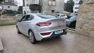 Vendo Hyundai i30 Fastback 2019 - 16500 EUR, 65000 km - AUTO.MOTO.pt