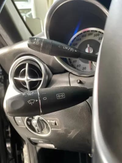 Sell Mercedes-Benz SLK 200 2012 - 18900 EUR, 133853 km - AUTO.MOTO.pt