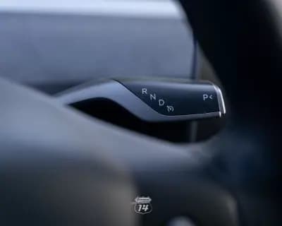 Vendo Tesla Model 3 2022 - 32990 EUR, 121900 km - AUTO.MOTO.pt