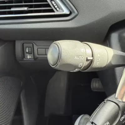 Sell Peugeot 308 SW 2019 - 13990 EUR, 149000 km - AUTO.MOTO.pt