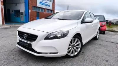 Sell Volvo V40 2013 - 10900 EUR, 190000 km - AUTO.MOTO.pt