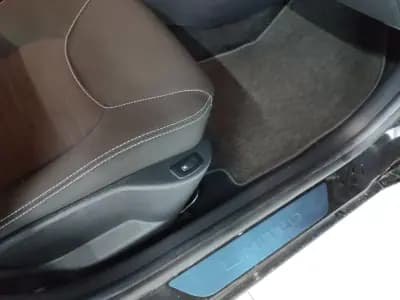 Vendo Renault Clio 2017 - 10500 EUR, 112820 km - AUTO.MOTO.pt