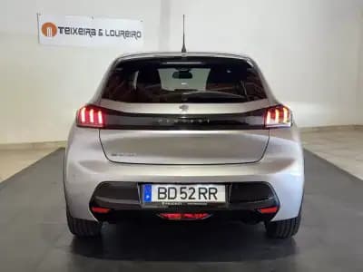 Sell Peugeot e-208 2023 - 22500 EUR, 24843 km - AUTO.MOTO.pt