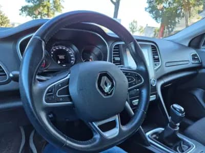 Vendo Renault Mégane Sport Tourer 2019 - 15900 EUR, 133373 km - AUTO.MOTO.pt