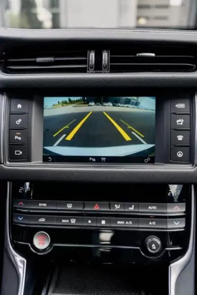 Vendo Jaguar XF 2017 - 24990 EUR, 145800 km - AUTO.MOTO.pt