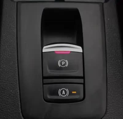 Vendo Renault Zoe 2020 - 14350 EUR, 62000 km - AUTO.MOTO.pt