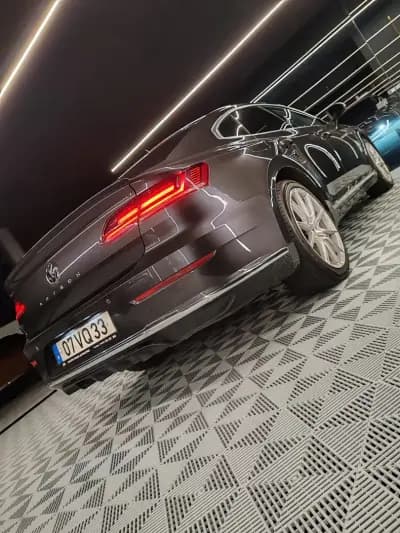 Vendo Volkswagen Arteon 2018 - 19900 EUR, 197000 km - AUTO.MOTO.pt