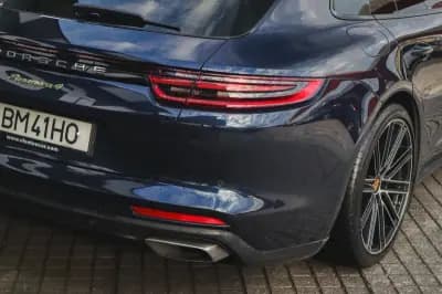 Sell Porsche Panamera Sport Turismo 2019 - 69880 EUR, 97640 km - AUTO.MOTO.pt