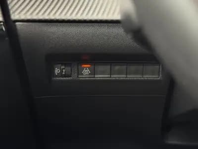 Sell Peugeot 208 2022 - 13800 EUR, 40000 km - AUTO.MOTO.pt