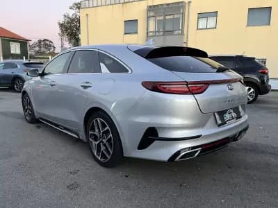 Vendo Kia ProCeed 2022 - 19450 EUR, 76000 km - AUTO.MOTO.pt