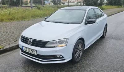 Vendo Volkswagen Jetta 2017 - 8990 EUR, 260000 km - AUTO.MOTO.pt