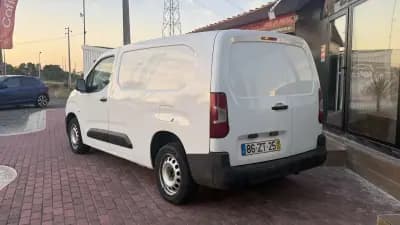 Vendo Peugeot Partner 2020 - 12990 EUR, 130000 km - AUTO.MOTO.pt