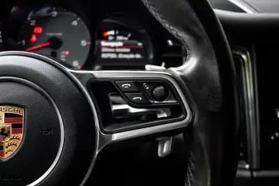 Vendo Porsche Macan 2018 - 59990 EUR, 99798 km - AUTO.MOTO.pt