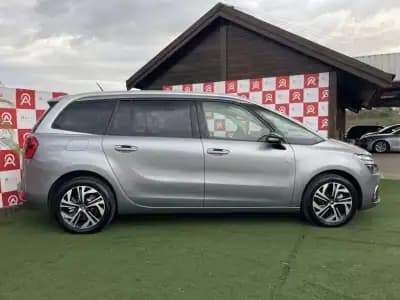 Vendo Citroën Grand C4 Spacetourer 2021 - 22490 EUR, 84915 km - AUTO.MOTO.pt