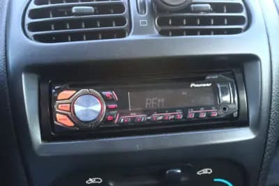 Sell Peugeot 206 2003 - 2750 EUR, 194000 km - AUTO.MOTO.pt