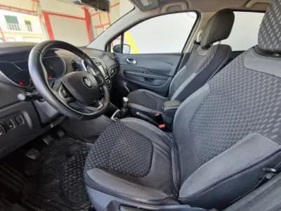 Vendo Renault Captur 2017 - 11750 EUR, 145000 km - AUTO.MOTO.pt