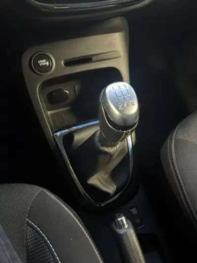 Vendo Renault Captur 2014 - 12250 EUR, 184000 km - AUTO.MOTO.pt