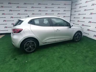 Vendo Renault Clio 2020 - 13990 EUR, 94621 km - AUTO.MOTO.pt