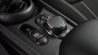 Vendo MINI Clubman 2018 - 24999 EUR, 131000 km - AUTO.MOTO.pt