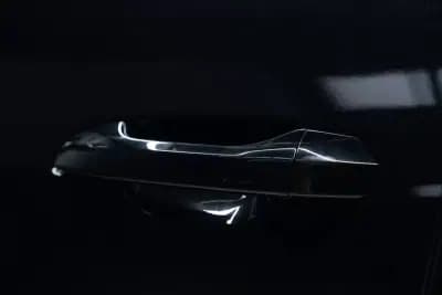 Vendo Audi Q8 e-Tron Sportback 2023 - 49950 EUR, 55000 km - AUTO.MOTO.pt