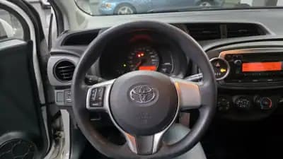 Vendo Toyota Yaris 2012 - 8490 EUR, 154000 km - AUTO.MOTO.pt