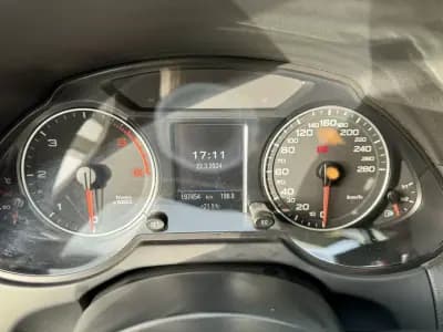 Sell Audi Q5 2008 - 13900 EUR, 201500 km - AUTO.MOTO.pt