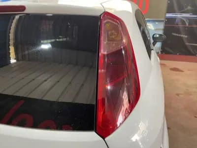 Vendo Fiat Punto 2008 - 2999 EUR, 233000 km - AUTO.MOTO.pt