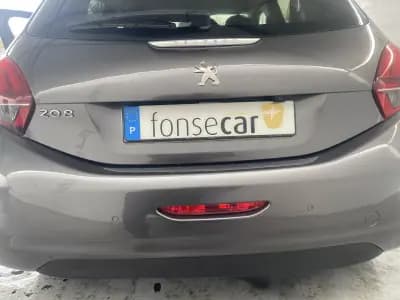 Sell Peugeot 208 2019 - 10750 EUR, 112682 km - AUTO.MOTO.pt