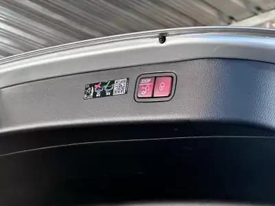 Sell Mercedes-Benz C 300 2024 - 48900 EUR, 48112 km - AUTO.MOTO.pt