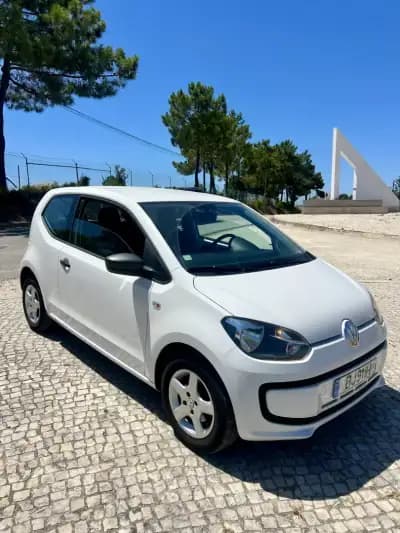 Vendo Volkswagen Up! 2013 - 5499 EUR, 144000 km - AUTO.MOTO.pt