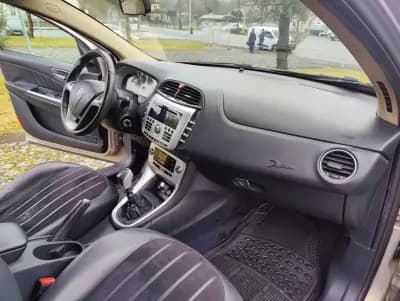 Vendo Lancia Delta 2009 - 5850 EUR, 166963 km - AUTO.MOTO.pt