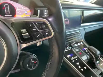 Sell Porsche Panamera 2018 - 60500 EUR, 104962 km - AUTO.MOTO.pt