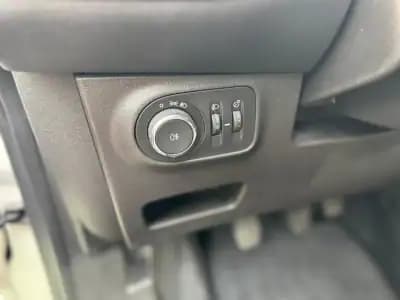 Sell Opel Corsa E Van 2018 - 8900 EUR, 121702 km - AUTO.MOTO.pt